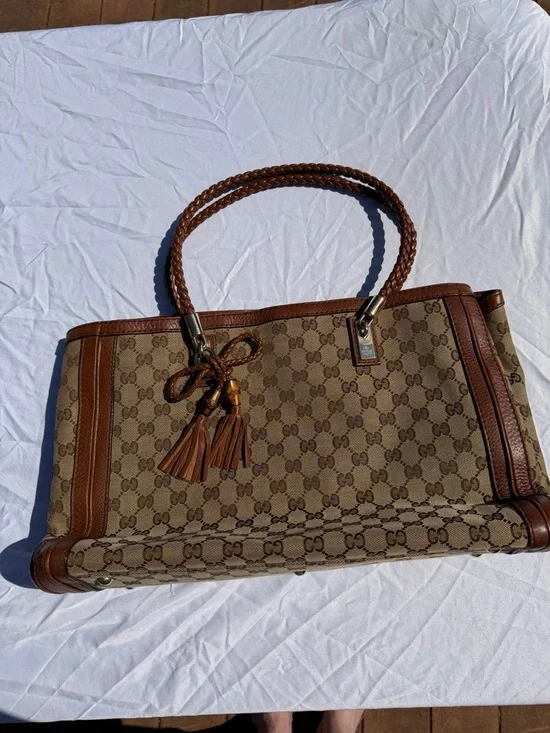 Gucci Bella GG Canvas Tote - Picture 3 of 16